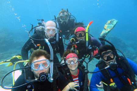 PADI-Instructor-and-divemaster-preparing fact about the job